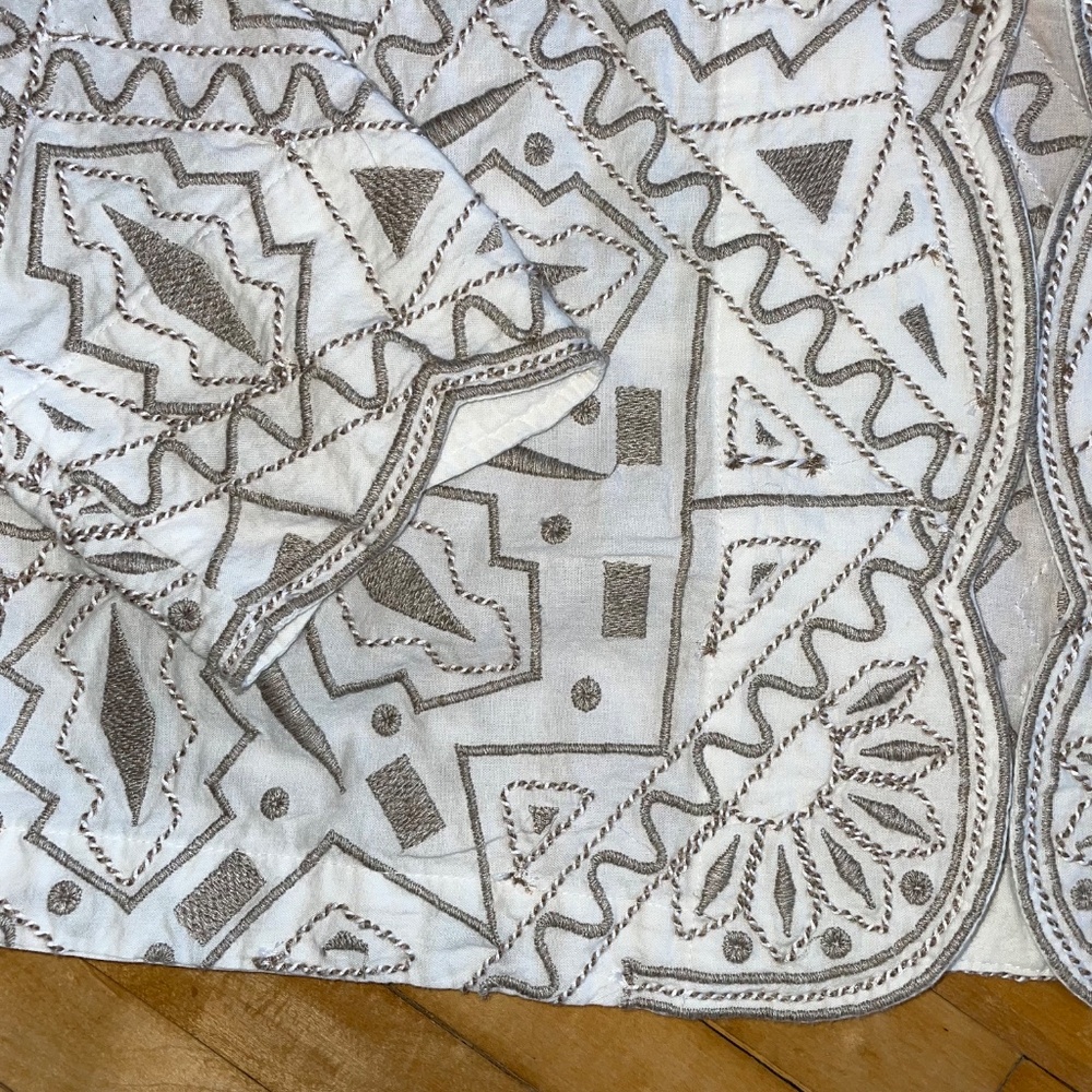 Coldwater Creek NWT Embroidered All Over Jacket Scalloped Edge Tan White… - Picture 4 of 14